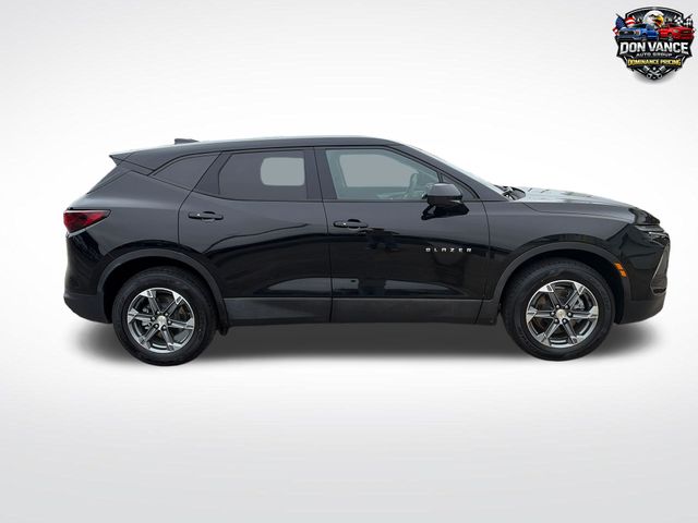 View vehicle photo 7