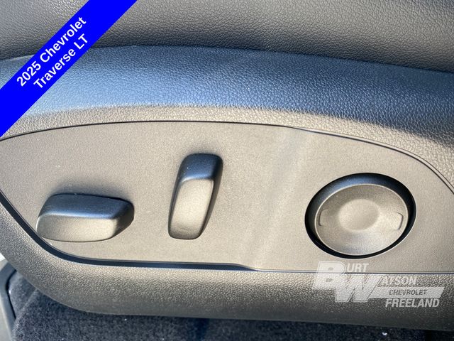 2025 Chevrolet Traverse LT photo