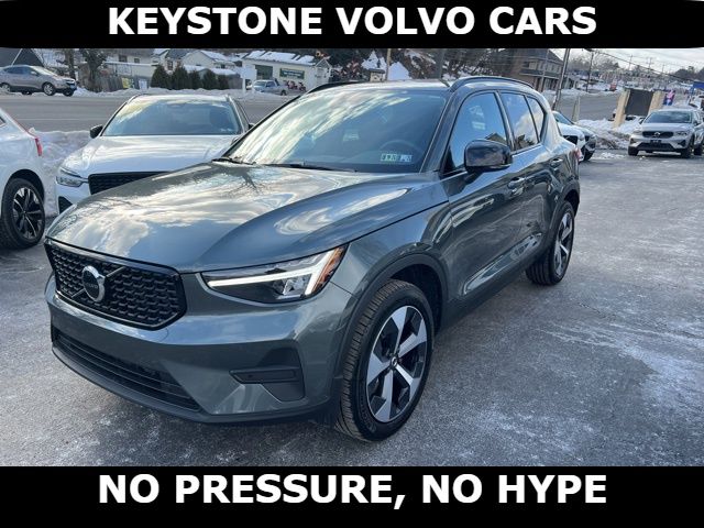 2026 Volvo XC40 B5 Core AWD
