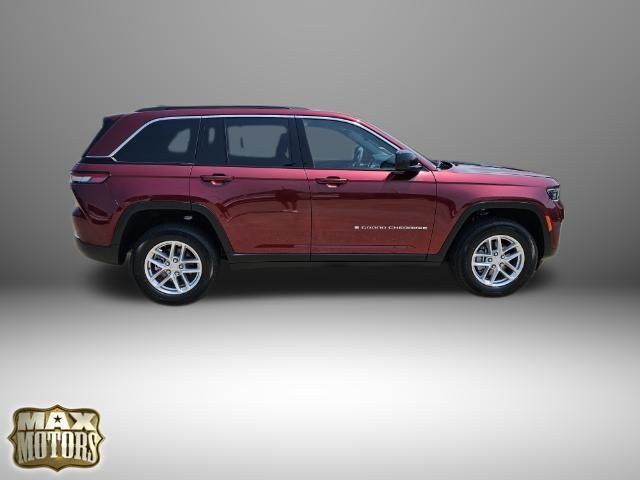 2024 Jeep Grand Cherokee Laredo 9