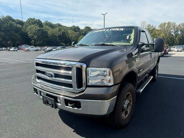  2006 Ford F-350 Super Duty Pickup Truck Four-Wheel Drive 5-Speed Automatic Overdrive