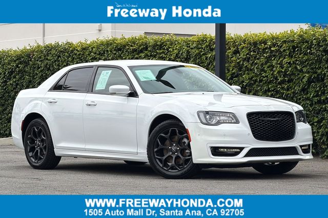 2021 Chrysler 300 Touring L AWD's photo