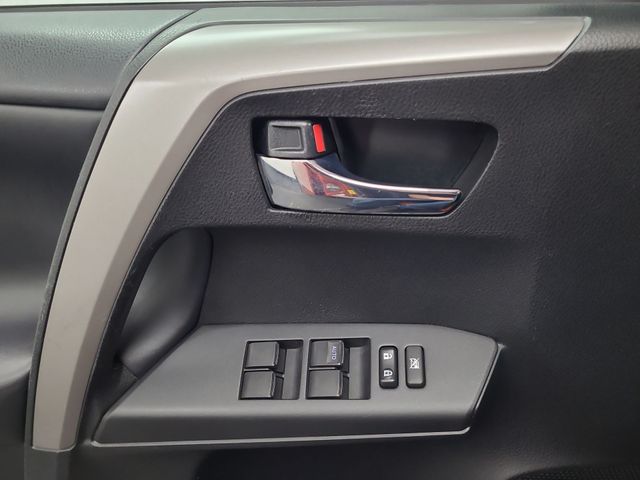 2016 – Toyota – RAV4