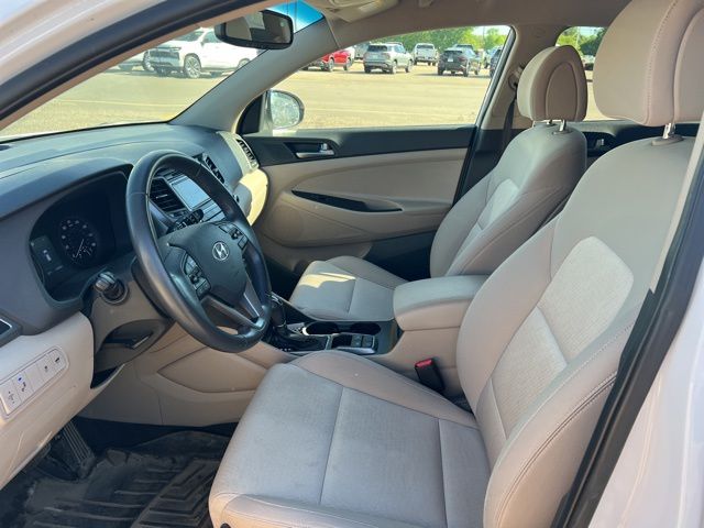 2016 Dazzling White Hyundai Tucson Sport AWD SUV