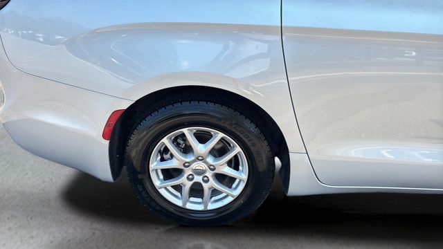 Used 2024 Silver Chrysler Touring L image 36