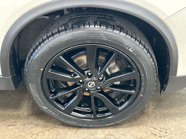 2019 Nissan Rogue SL White at Subaru and VW of Moon Township