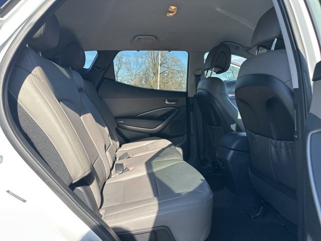 Used 2018 White Hyundai 2.4 Base image 40