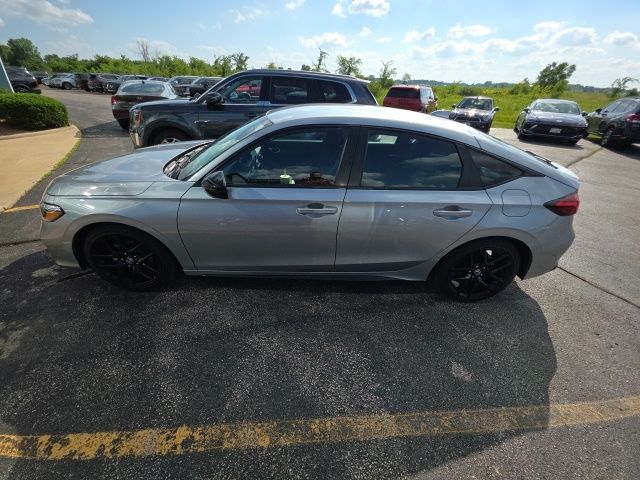 Used 2025  Honda Sport image 13