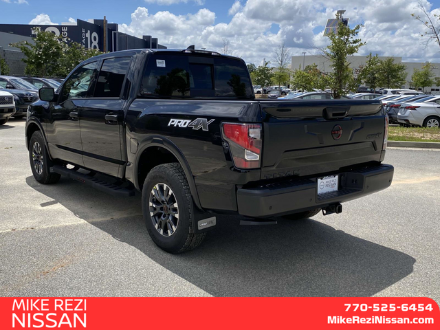 2024 Nissan Titan PRO-4X 4