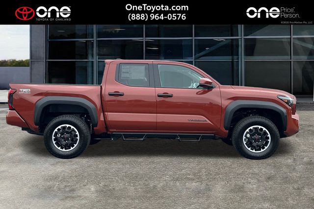 2025 Toyota Tacoma TRD Off-Road Double Cab photo 2