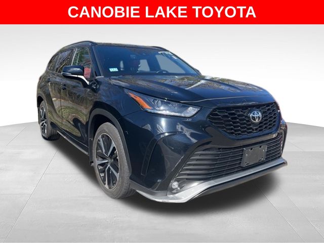 Midnight Black Metallic 2022 Toyota Highlander SUV / Crossover All-Wheel Drive 8-Speed Automatic