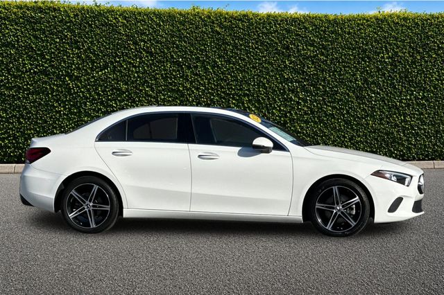 Used 2022 White Mercedes-Benz A 220 image 3