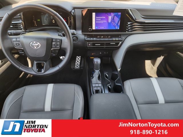 2025 Toyota Camry SE photo 23