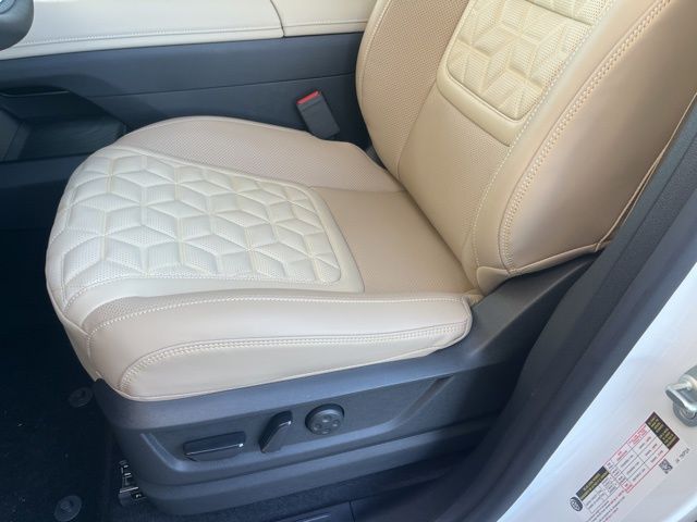 New 2026 White Nissan Platinum image 7