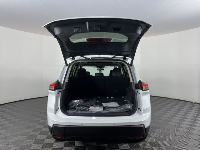 2025 Everest White Pearl Nissan Rogue SV FWD SUV