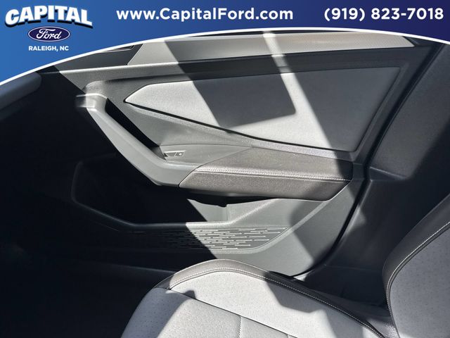 Used 2025 Silver Volkswagen 1.5T SE image 29