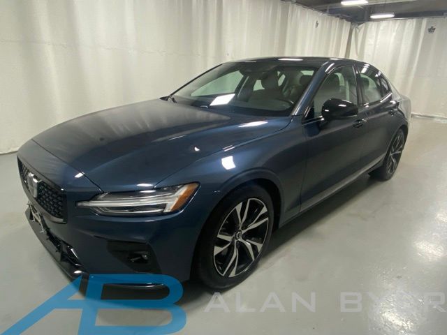 Denim Blue Metallic 2025 Volvo S60 B5 Core AWD Sedan All-Wheel Drive Automatic