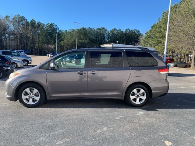 2011 Toyota Sienna LE 8-Passenger photo