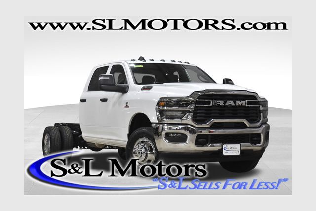 2026 RAM 3500 Chassis Tradesman Crew Cab LB DRW 4WD