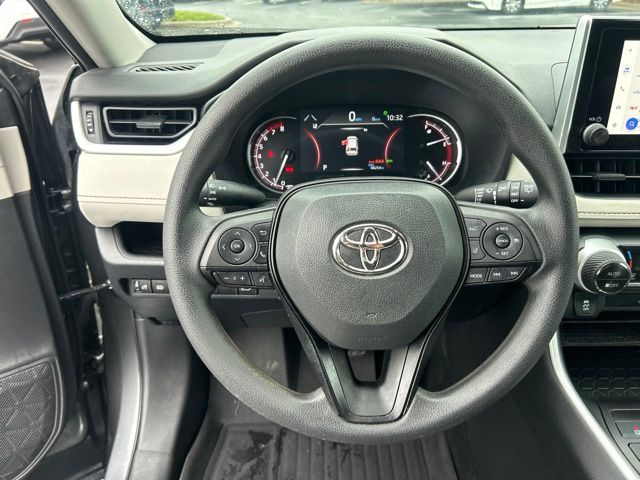 2023 Toyota RAV4 XLE - Photo 21