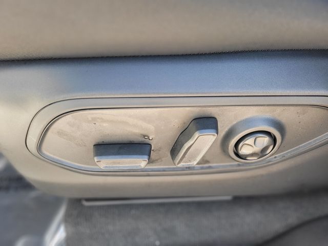 New 2025 White Jeep Laredo image 5