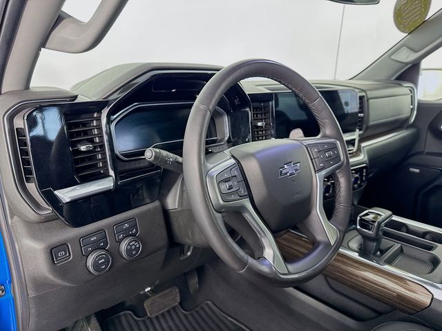 Used 2023 Blue Chevrolet RST image 9