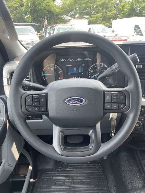 2025 Ford F-350 Super Duty XL
