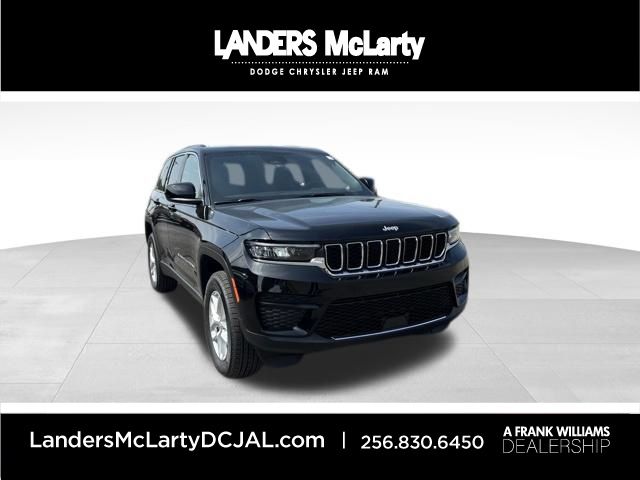 Diamond Black Crystal Pearlcoat 2026 Jeep Grand Cherokee SUV / Crossover 4X2 8-Speed Automatic