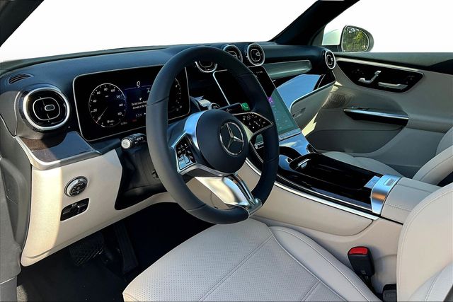 New 2026 White Mercedes-Benz GLC 300 image 6