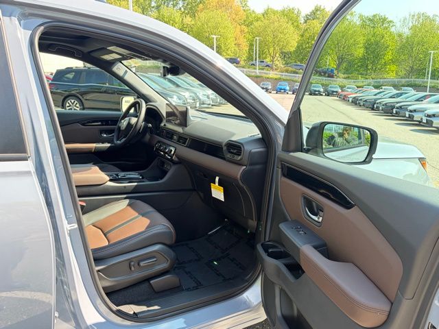 new 2026 Honda Pilot car, priced at $52,345