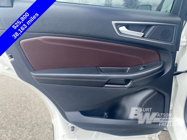 2021 Ford Edge Titanium 38