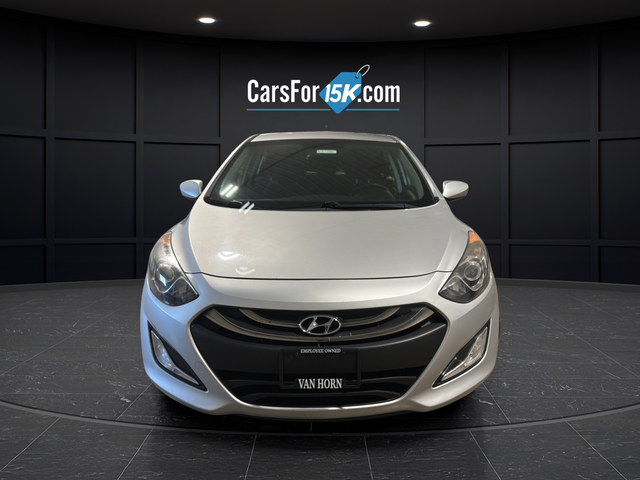 Used 2014 Shimmering Silver Hyundai Base image 2