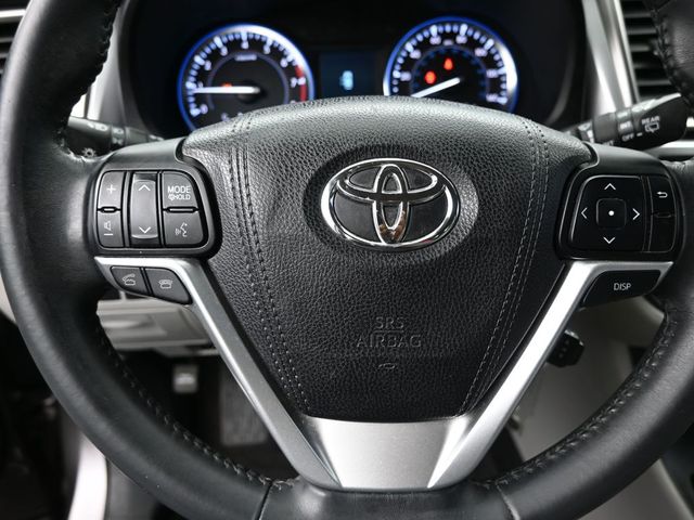 2016 Toyota Highlander LE Plus V6 20