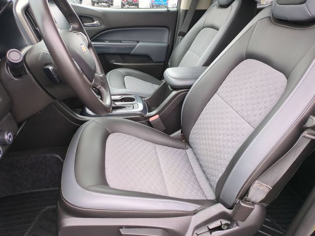 Used 2018 Black Chevrolet Z71 image 14