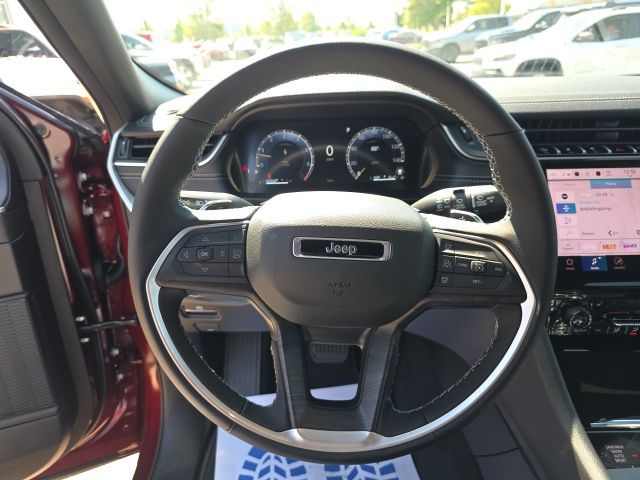 2025 Jeep Grand Cherokee Limited - Velvet Red Pearlcoat exterior view 16