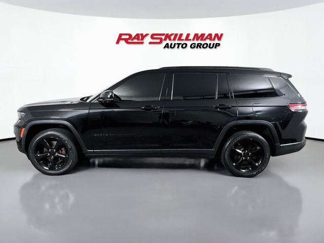 Used 2023 Black Jeep Altitude image 4