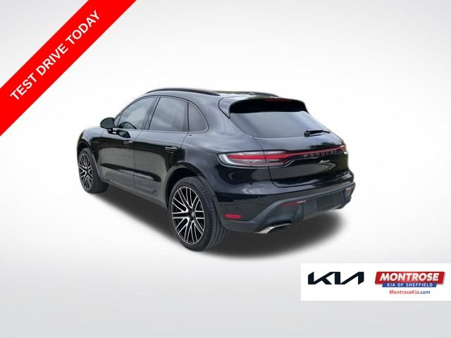 2022 Porsche Macan Base 3