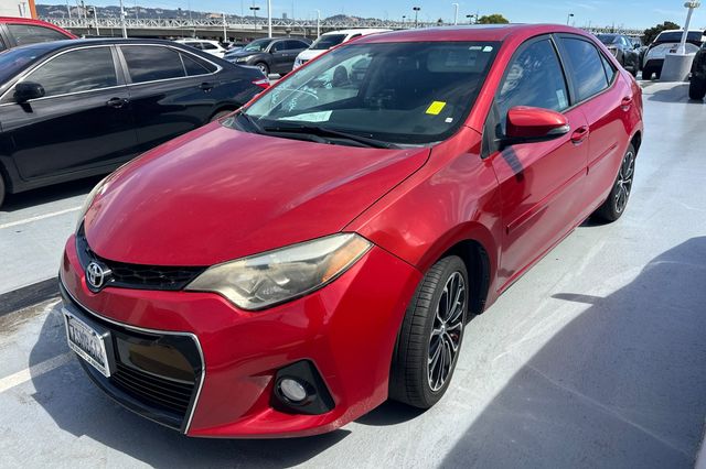 Barcelona Red Metallic 2016 Toyota Corolla Sedan Front-Wheel Drive 6-Speed Manual