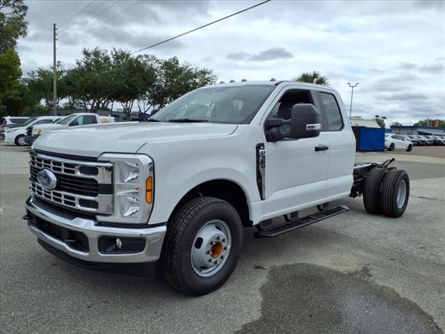 2025 Ford F-350SD XL photo