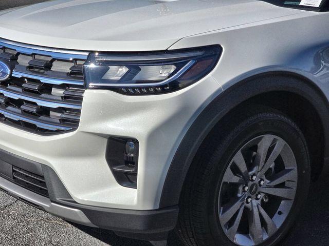New 2026 Star White Metallic Tri-Coat Ford Active image 10