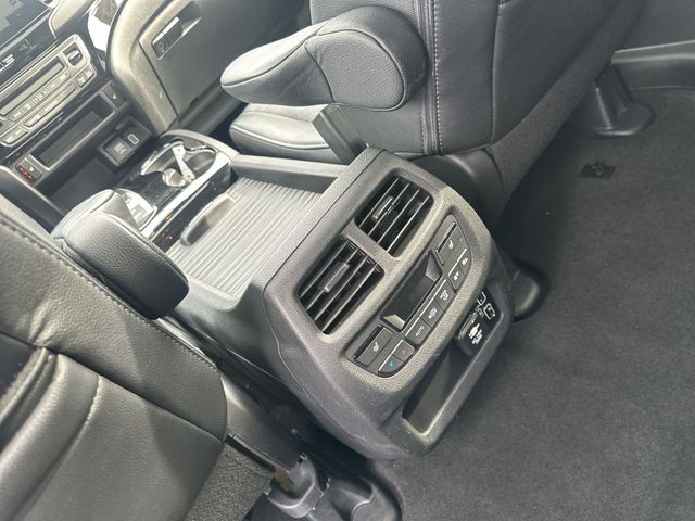 Used 2019  Honda Touring image 25