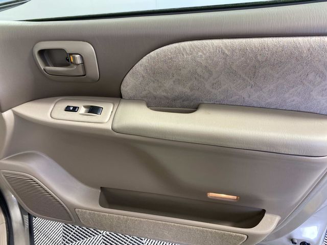 2000 Toyota Sienna Beige - Grieco Acura - Image 22