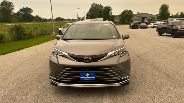 New 2026 Toyota Sienna Van