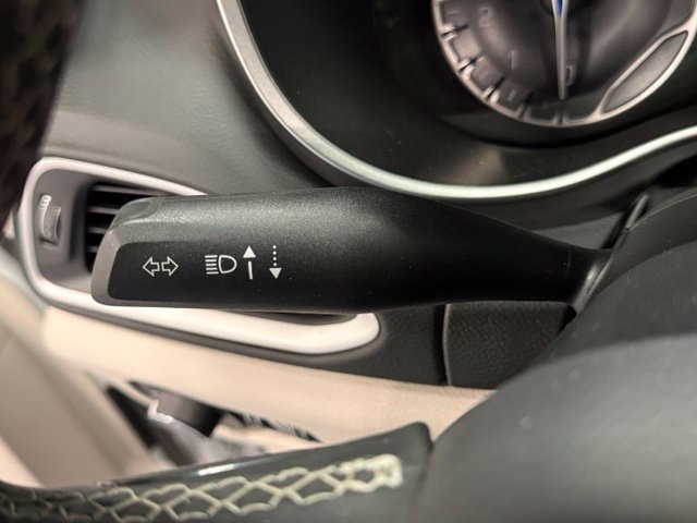 Used 2024 White Chrysler Touring L image 15