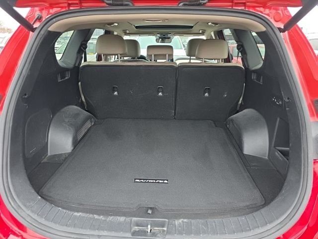 Used 2023 Red Hyundai SEL image 5