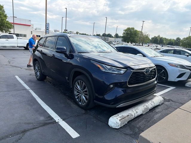 2021 Toyota Highlander Hybrid Platinum FWD
