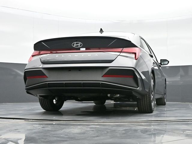 2025 Hyundai Elantra SEL 33