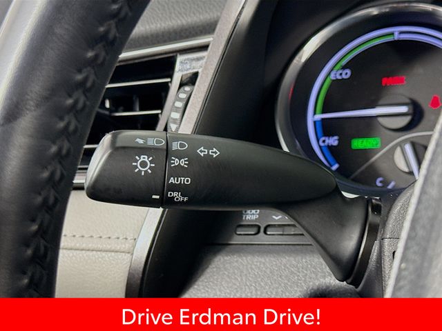 Used 2020 Toyota Camry Hybrid Sedan