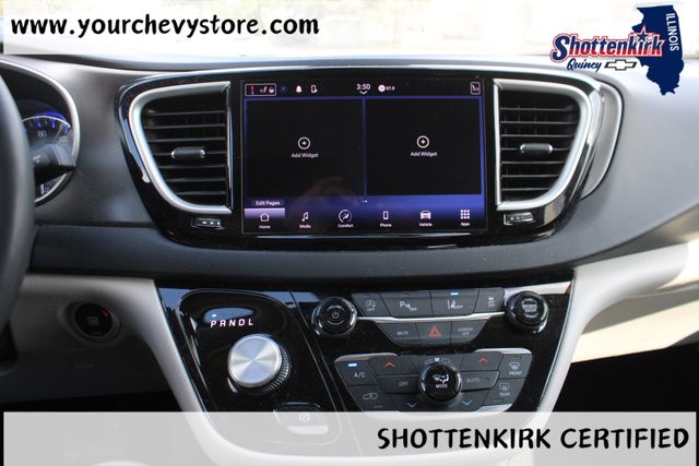 Used 2022 Chrysler Pacifica Van