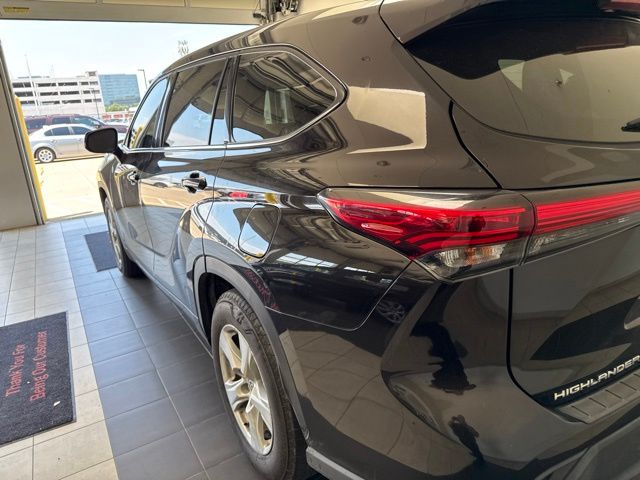 2022 Toyota Highlander L Brown at Bravo Nissan
